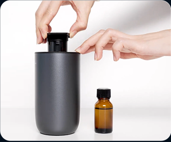 Lifting the diffuser head and oil bottle out of the top of the A613 body